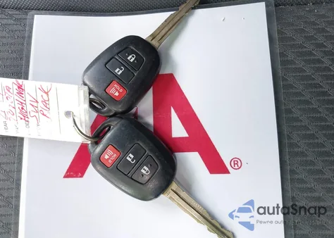 2019 Toyota Highlander Le z USA, uszkodzony, nr VIN 5TDBZRFH9KS946629